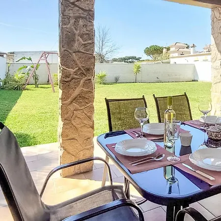 2 Bedroom Awesome In Chiclana De La Fronter *