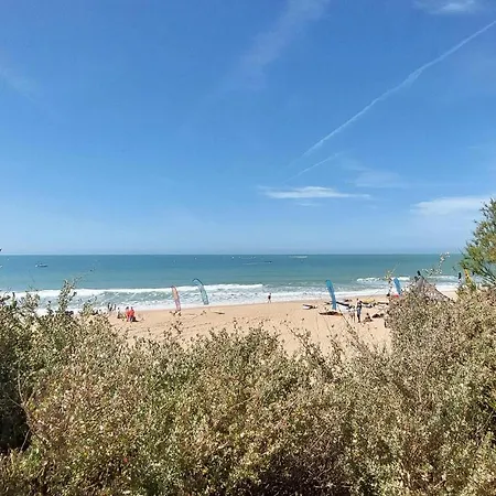 2 Bedroom Awesome In Chiclana De La Fronter